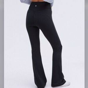 Groove nulu super high rise flared pant. Worn once, perfect condition. Size 2